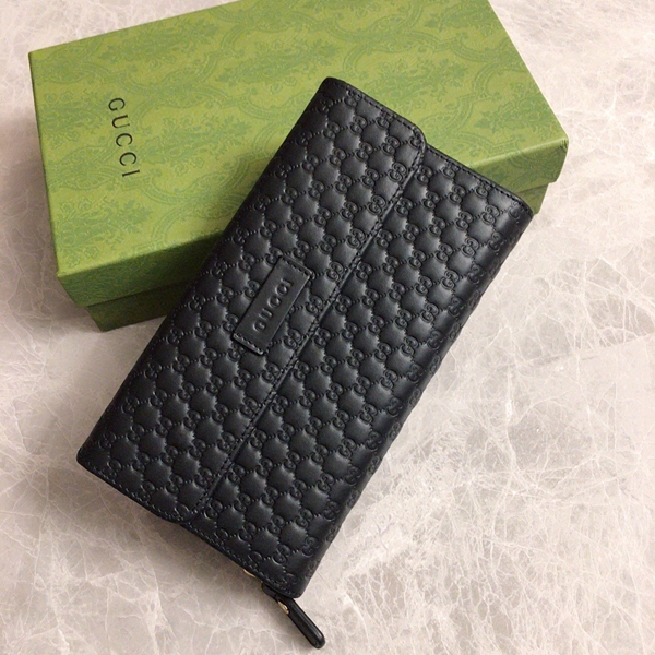 グッチ財布 レプリカ着用イメージ